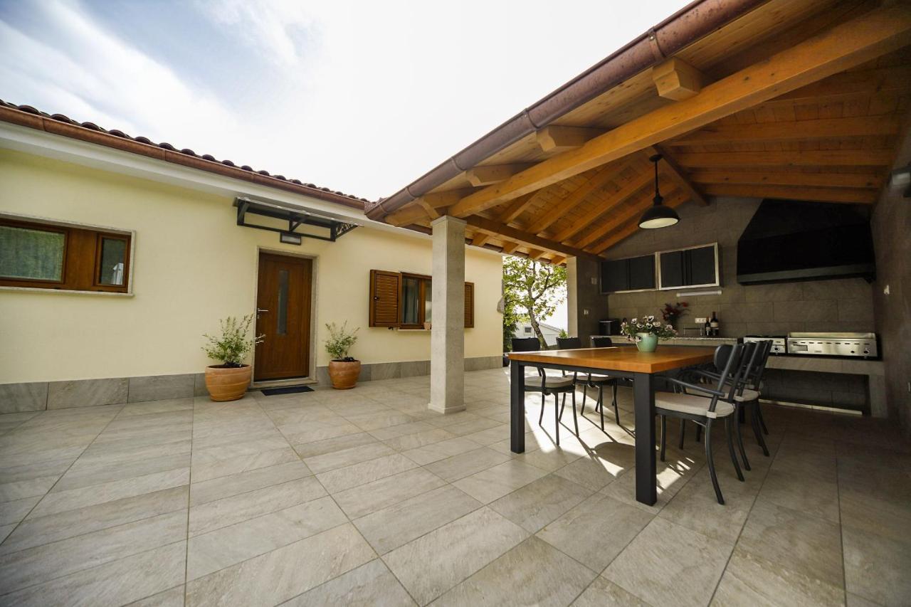 Casa Tilia Villa Sapjane Exterior photo